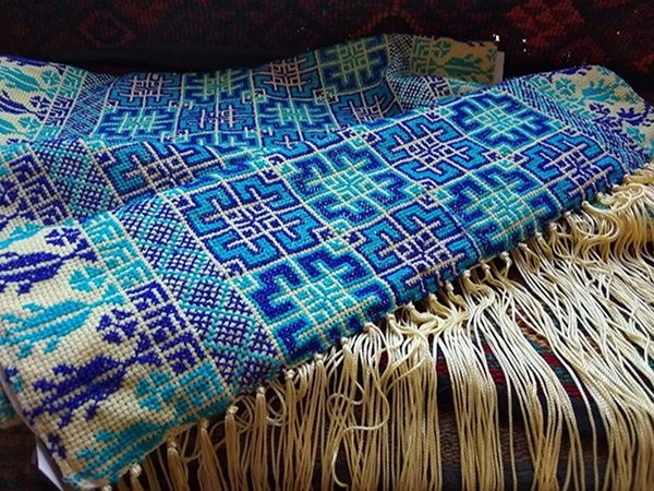 Bedouin scarves